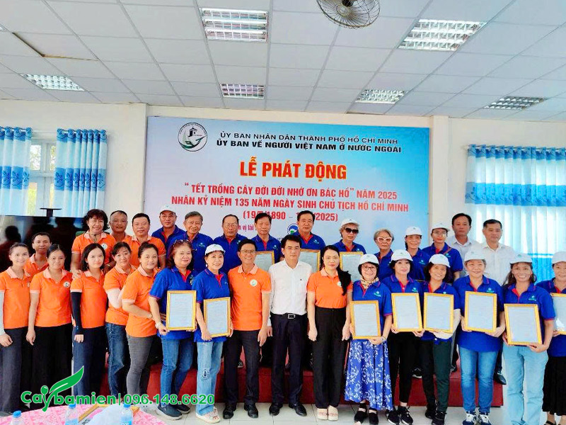Lễ phát động trồng cây xanh cho khu di tích của Ủy Ban về người Việt Nam ở nước ngoài TP.HCM